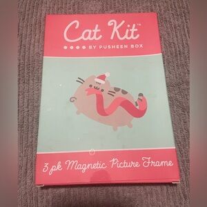 Pusheen magnetic picture frames